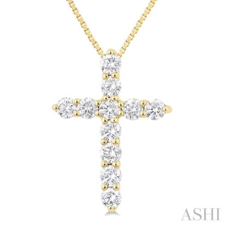 1/3 Ctw Round Cut Diamond Cross Pendant in 14K Yellow Gold with Chain