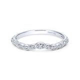 18 KT Curved Wedding Band