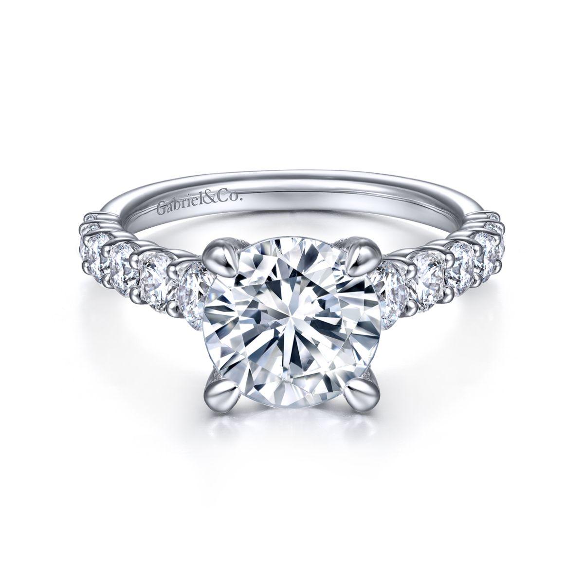 18 KT Straight Engagement Ring